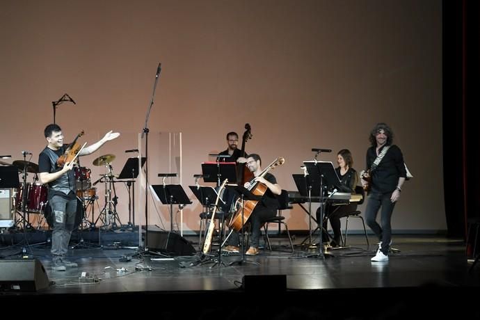 20-04-19 GENTE Y CULTURA. AUDITORIO ALFREDO KRAUS. LAS PALMAS DE GRAN CANARIA. Concierto Bach Rock. Clausura del International Bach Festival 2019 con un concierto de la orquesta del festival y el guitarrista Iñaki Antón, de Extremoduro  | 20/04/2019 | Fotógrafo: Juan Carlos Castro