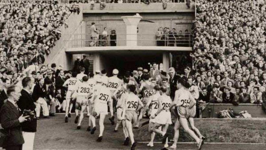 Salida del Maratón Olímpico de Londres en 1948, en el Estadio de Wembley.