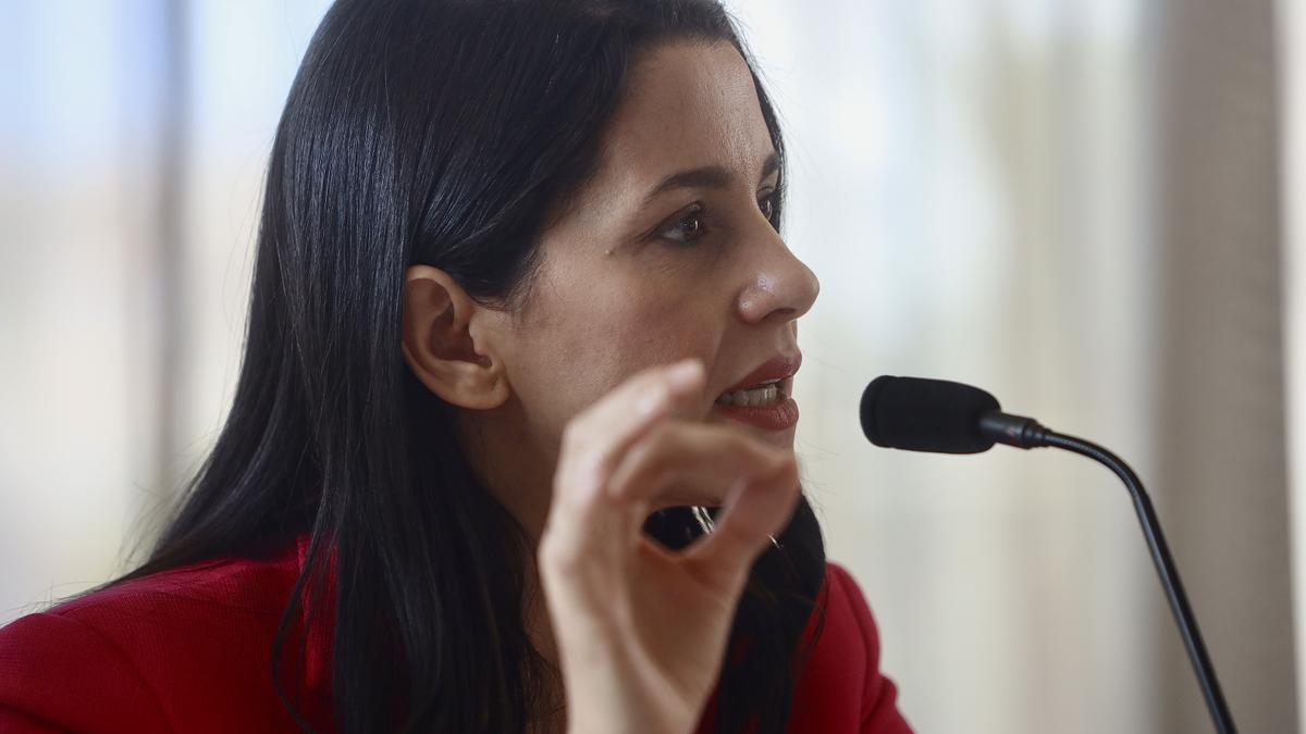 Inés Arrimadas, durante su desyuno informativo este viernes en Málaga.