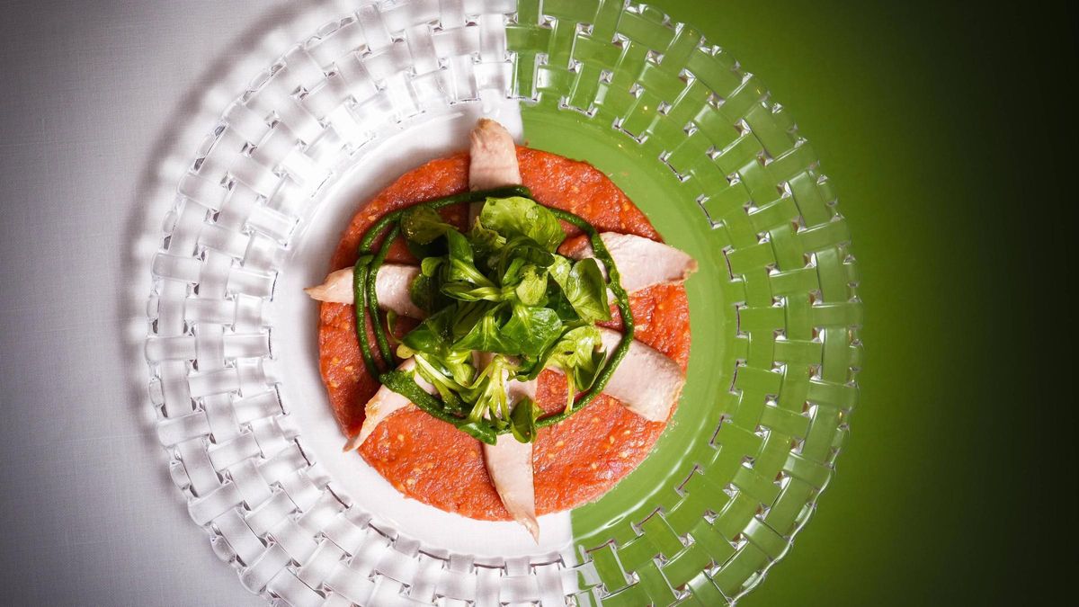 El tartar de tomate con ventresca de bonito de Erre & Urrechu.