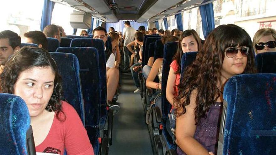 Los estudiantes se movilizan para que Masegosa continúe prestando el servicio de autobús a la UA