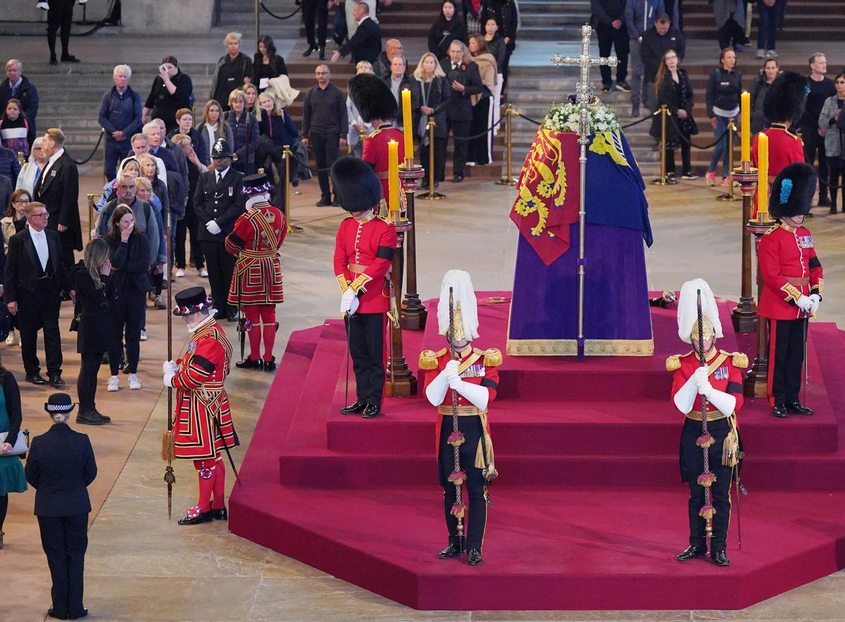 Prohibida l’entrada al Parlament britànic a la delegació Xina que assisteix al funeral d’Isabel II