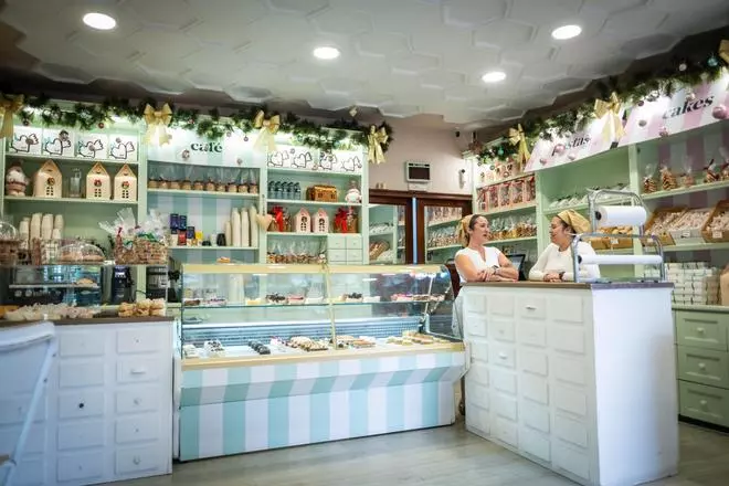 La pastelería "La Princesa de Free Heart" recibe un Solete Repsol