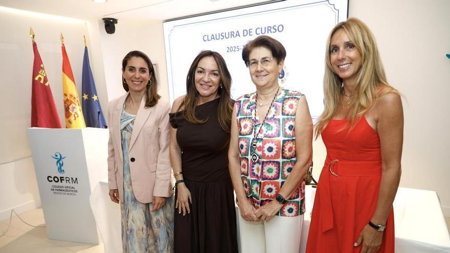 La Academia de Farmacia y el COFRM celebran la clausura del curso 2025/2026