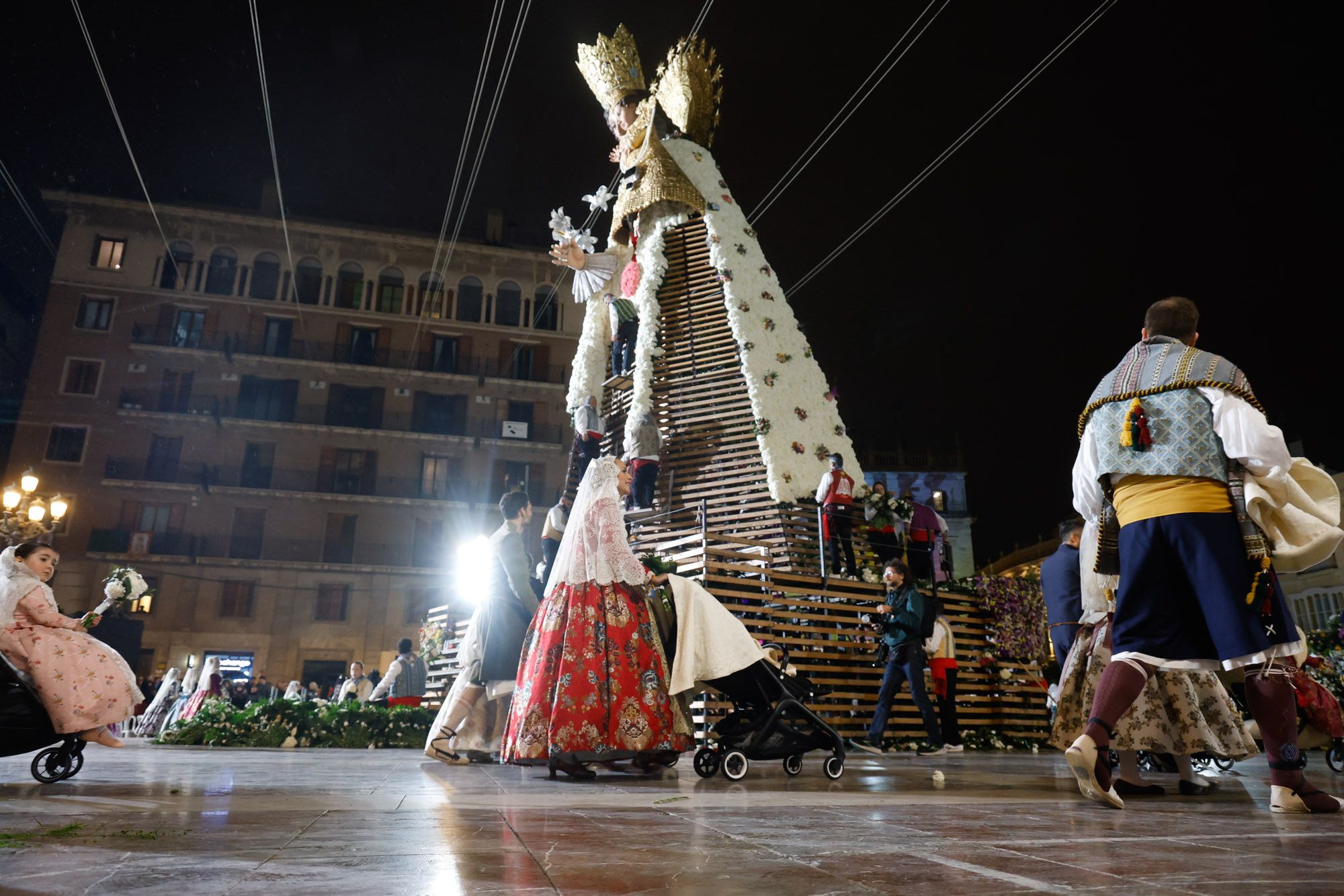 Todas las fotos de la Ofrenda del 17 de marzo por la calle de la Paz de 21:00 a 22:00 horas