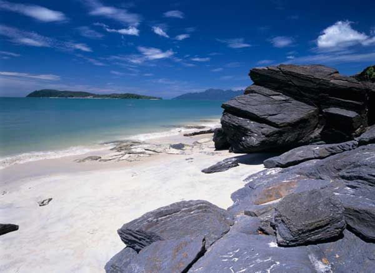 Playa Pantai Tengah en Langkawi.