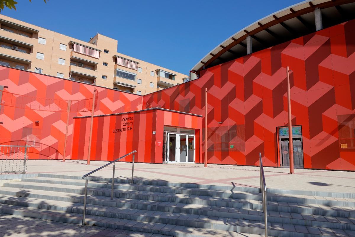 El centro cívico de Distrito Sur, en Rosales del Canal, es el último que se ha incorporado a la red.