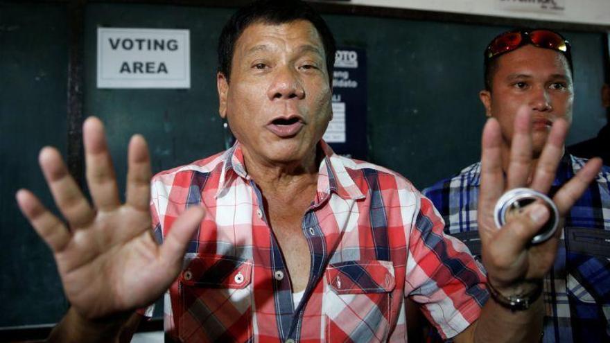 Duterte llama &quot;hijo de puta&quot; y &quot;homosexual&quot; al embajador de EEUU en Filipinas