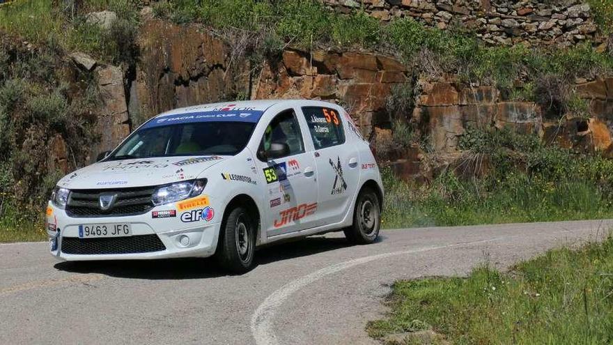 José Álvarez, con el Dacia Sandero N3.