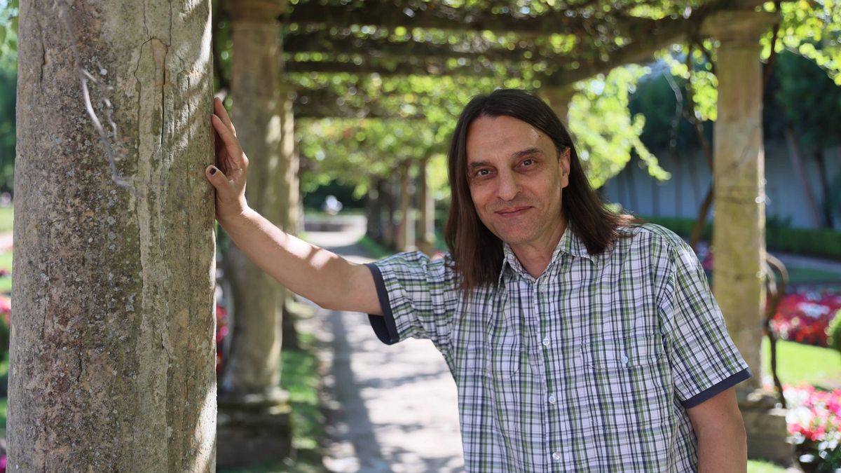 Borislav Slalov, en el Jardín Francés del parque Ferrera.