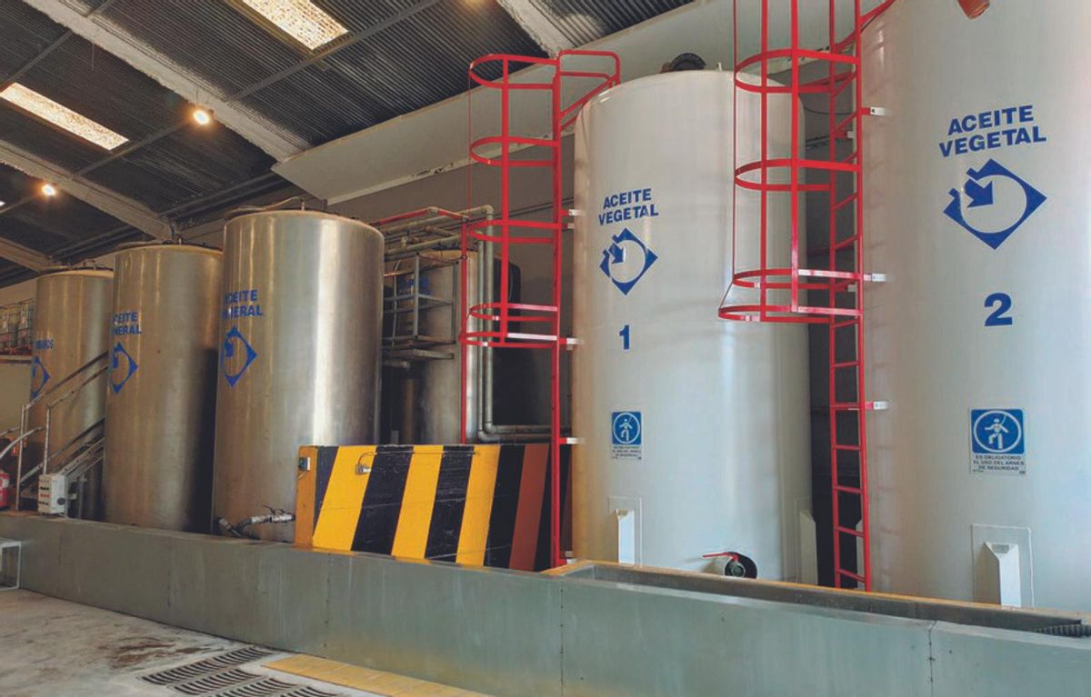Silos de almacenaje en las instalaciones de Ca Na Negreta S.A.