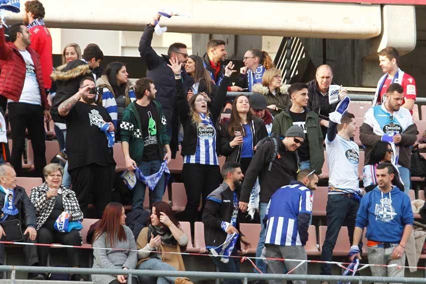 El Deportivo consigue en Granada la trascendental victorial para las aspiraciones blanquiazules al final de temporada.