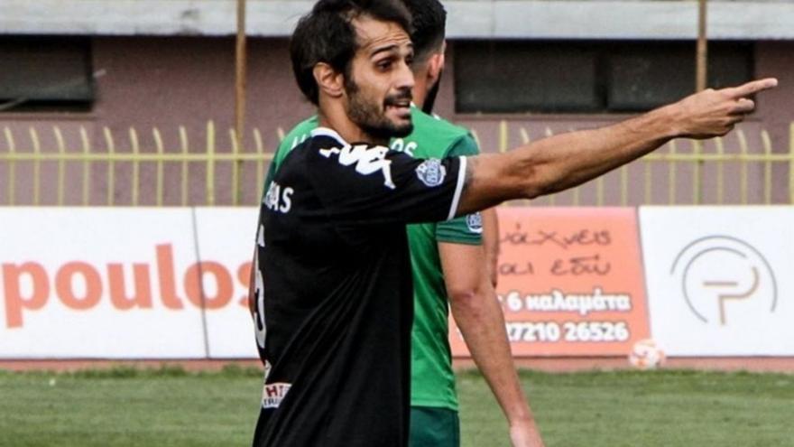 Alejandro Arribas, durante un partido con el Kalamata FC. |  // L. O.