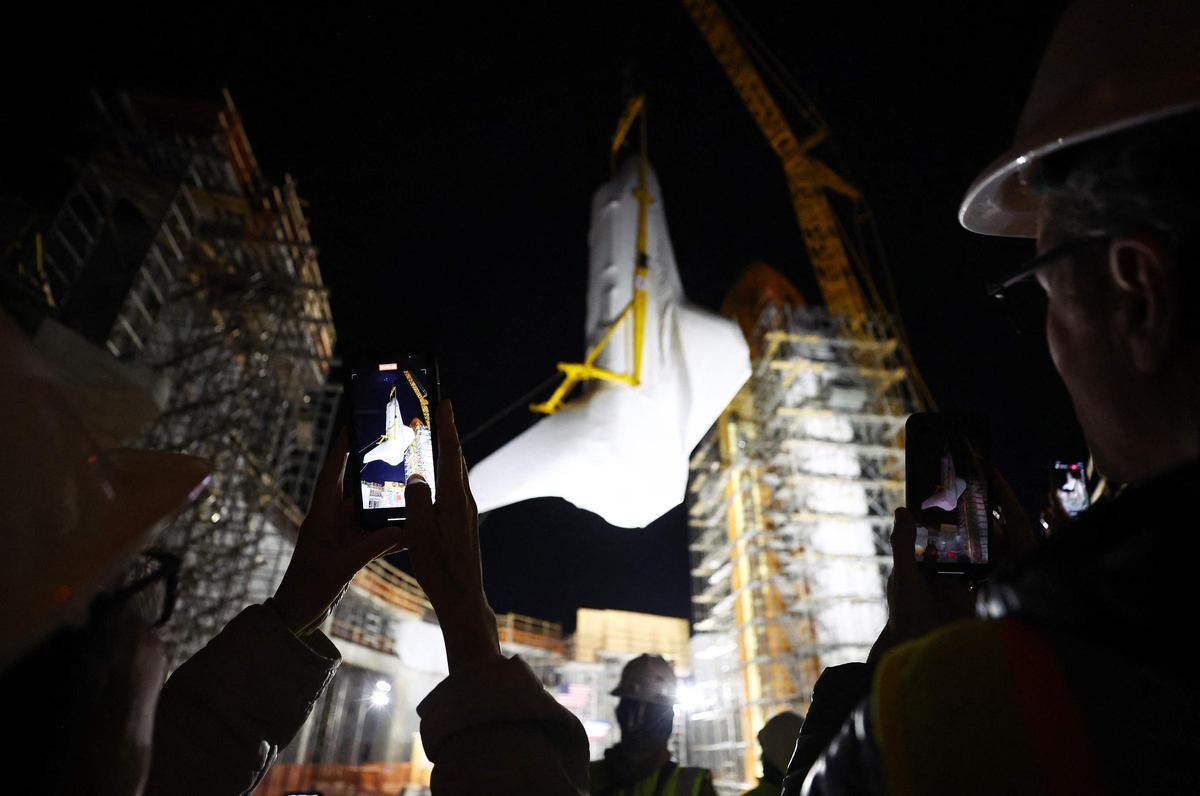 El transbordador Endeavour se instala en California para ser expuesto