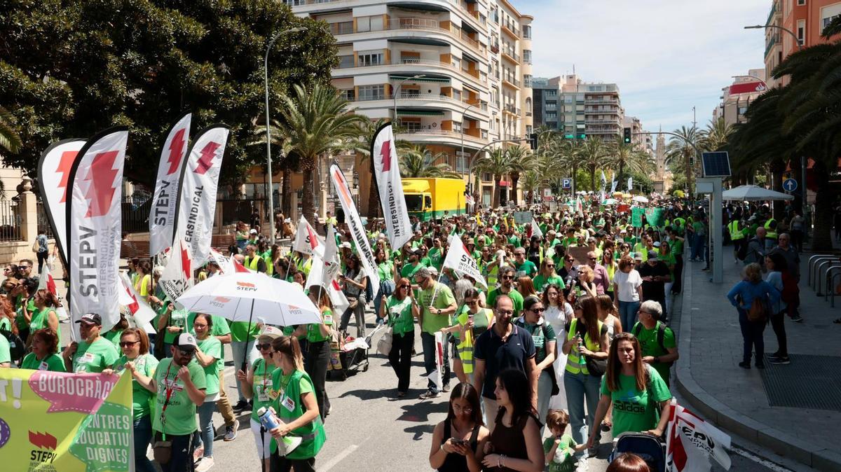 La lucha docente vuelve a las calles de Alicante en la segunda semana de huelga