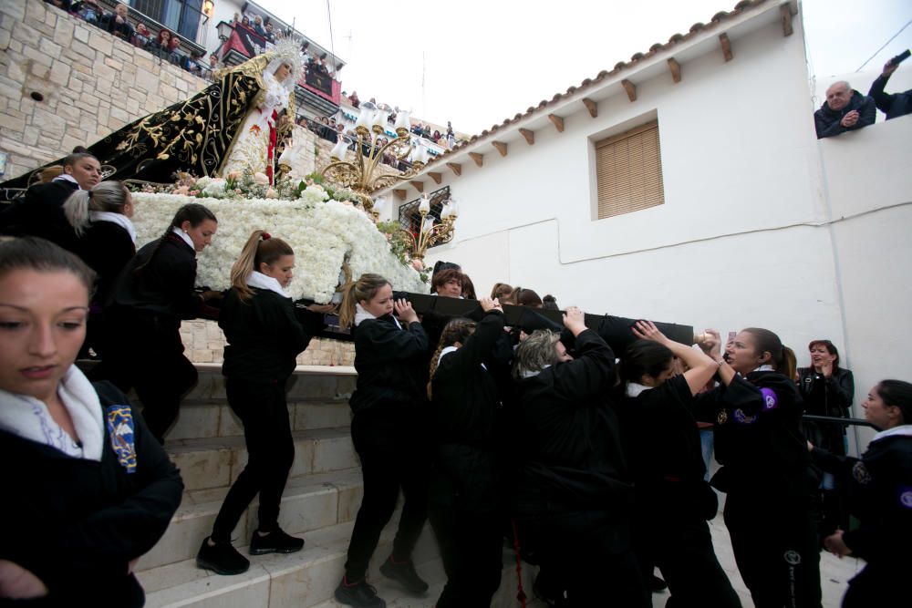 Miles de personas sienten la Semana Santa de cerca en el espectacular descenso por el Casco Antiguo