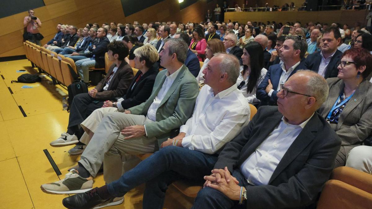 Asistentes e invitados, ayer en la clausura del VIII Congreso de CC en el Auditorio Alfredo Kraus. | ANDRÉS CRUZ