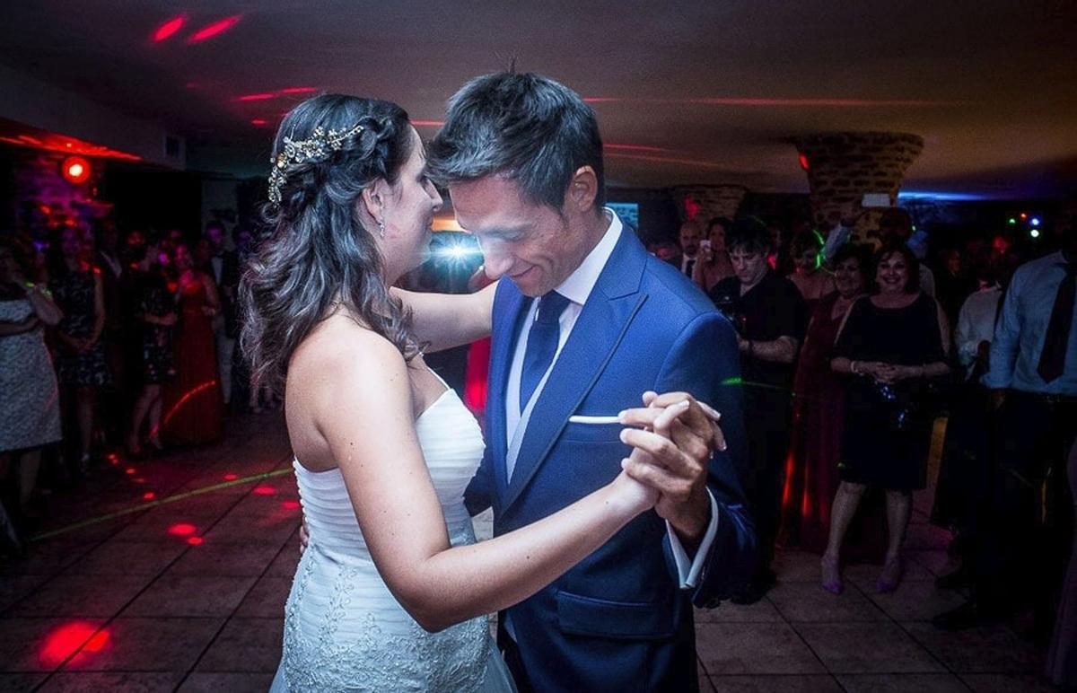 30 canciones para el primer baile de los novios Woman