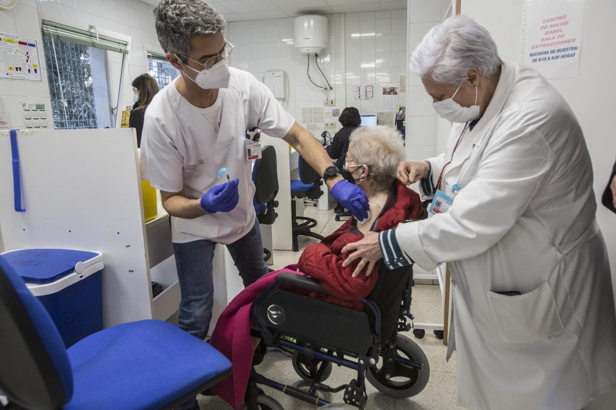 Los mayores de 90 años se vacunan contra el covid