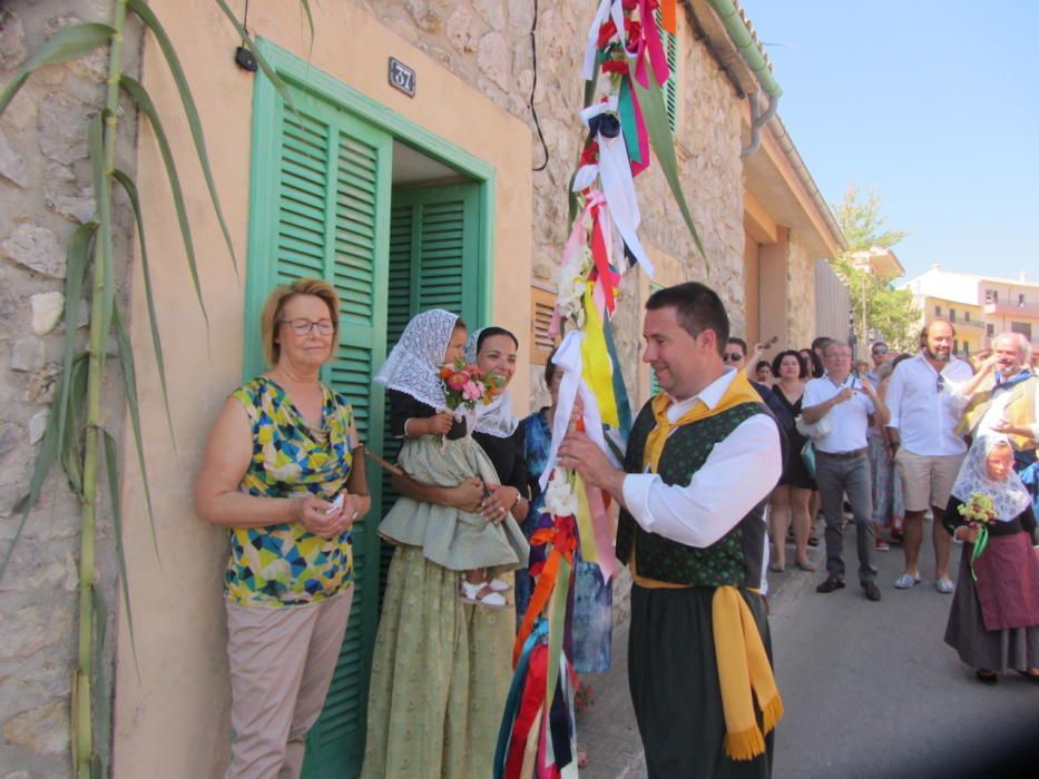 El Fadrí Major de Moscari corteja a las solteras en honor a la patrona Santa Anna