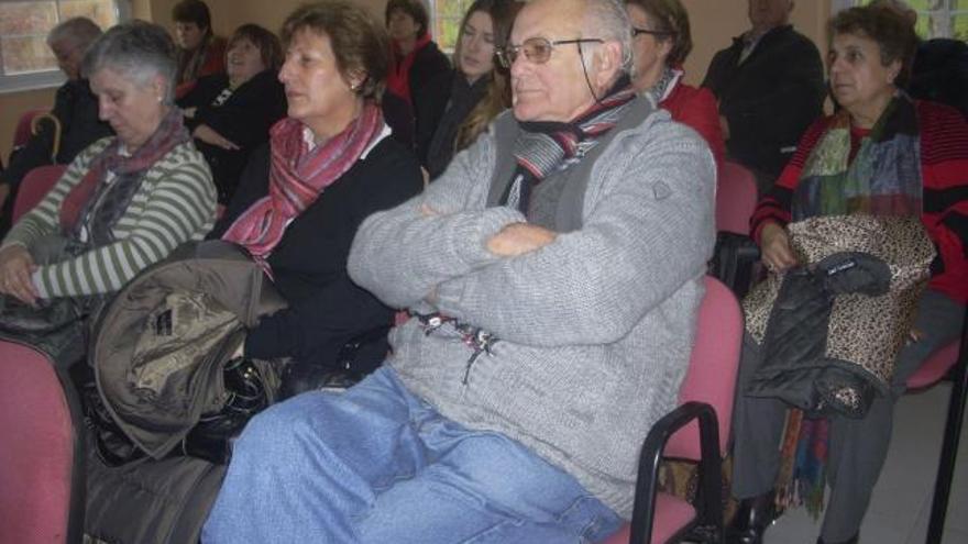 Participantes en la conferencia sobre envejecimiento activo celebrada en Morales del Vino.