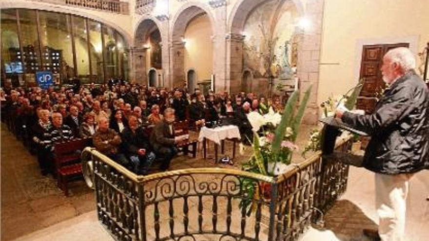 L&#039;església del Carme es va omplir ahir en l&#039;acte d&#039;homenatge a Modest Prats.