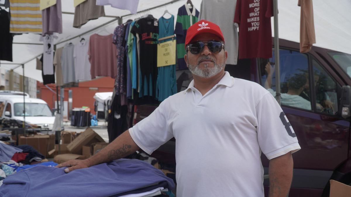 Antonio Jesús, comerciante de la feria de A Sardiñeira