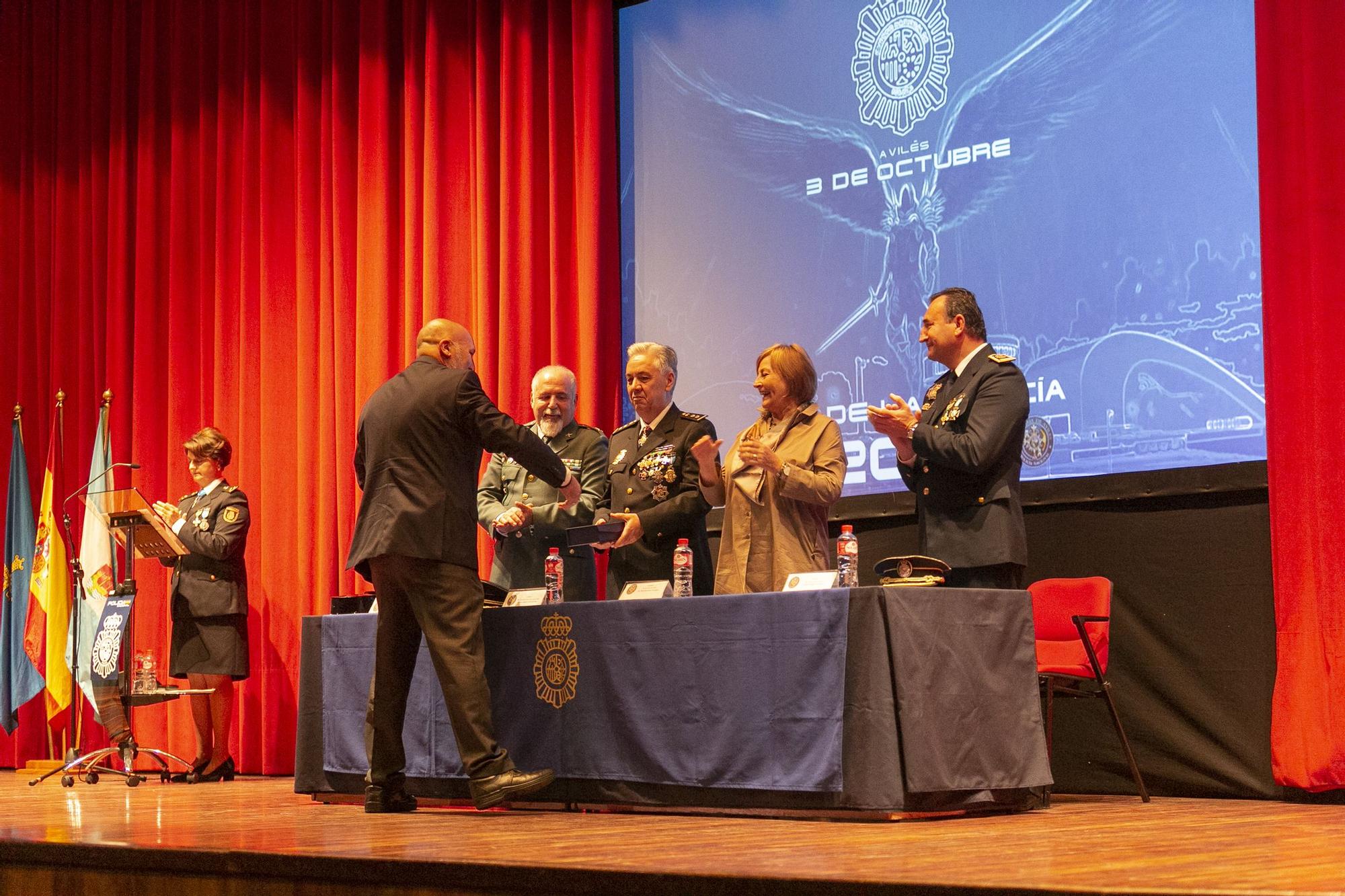 En imágenes: así celebró la Policía Nacional los Ángeles Custodios en Avilés