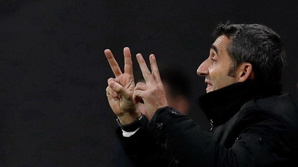 Valverde haciendo indicaciones a sus jugadores en el Wanda Metropolitano