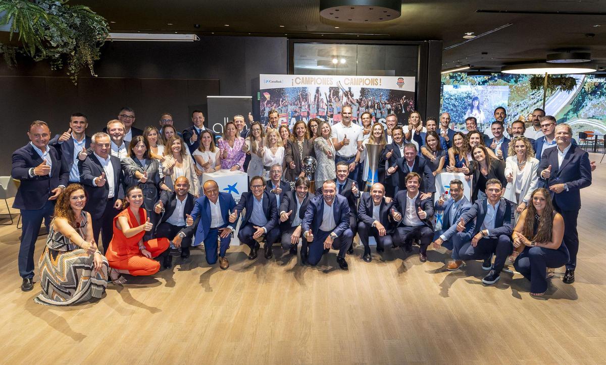 CaixaBank expone los éxitos del Valencia Basket