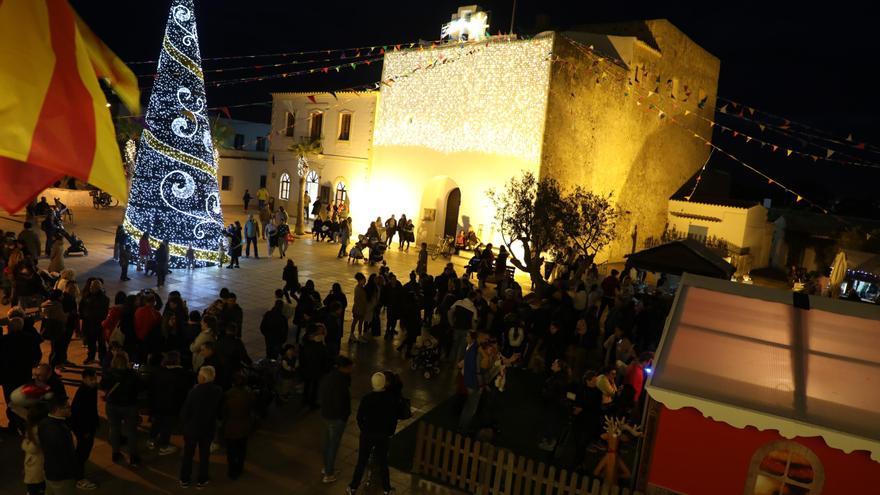 Descubre las fotos del inicio de las Fiestas de Navidad en Formentera