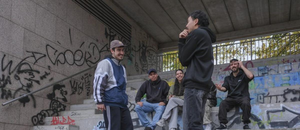 Una batalla de gallos en las escaleras del Auditorio. |  Roi Cruz