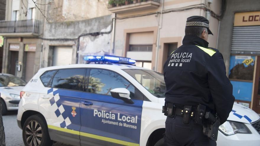 Detenen un home al carrer Roger de Flor de Manresa per un robatori amb força