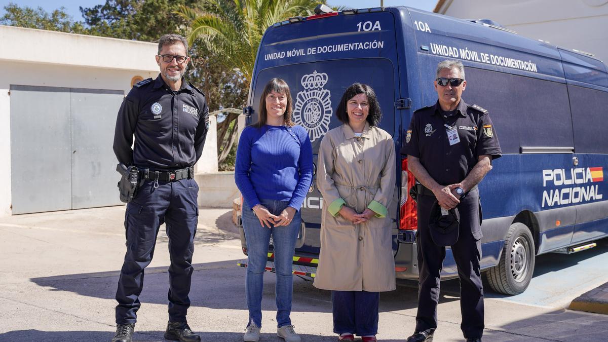 Presentación de la Unidad Móvil de Documentación el pasado día 6 de mayo en Formentera
