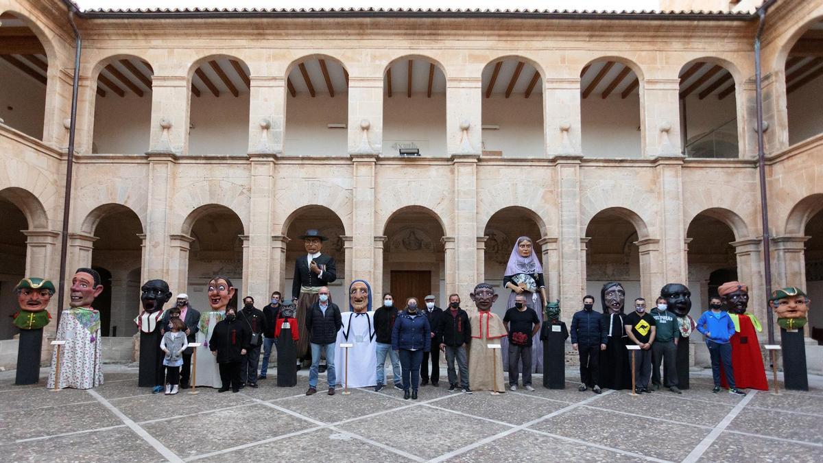 Presentación de los &#039;caparrots&#039; de Llucmajor