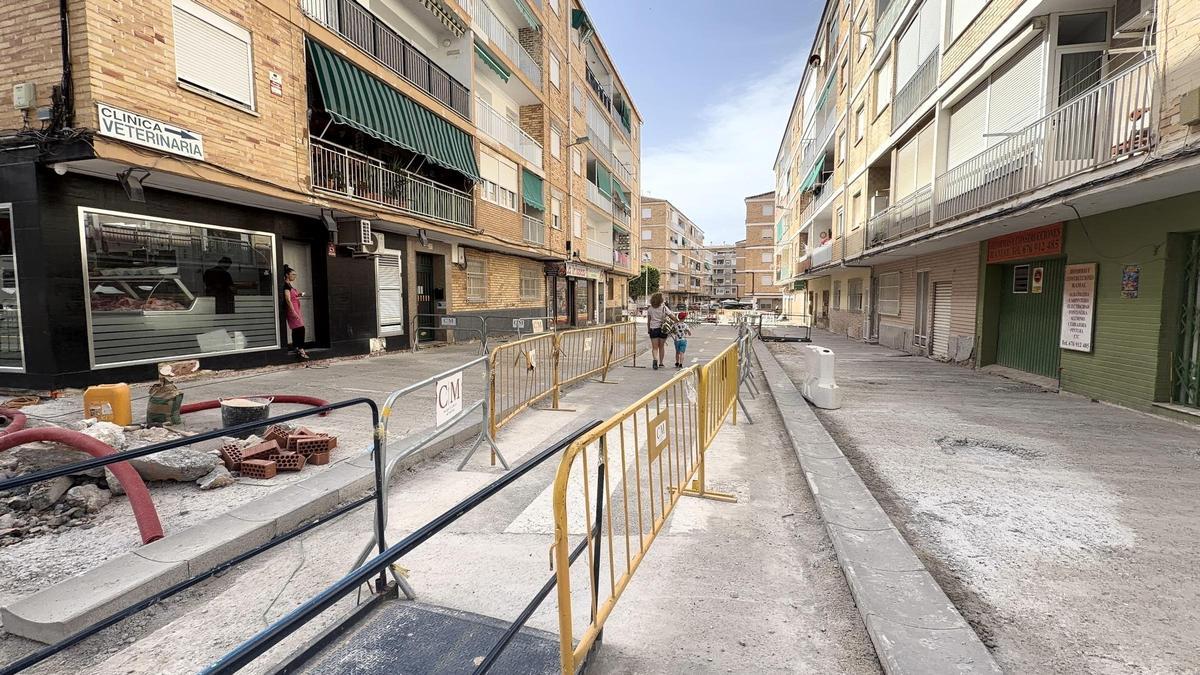 Obras de urbanización de la Colonia San Esteban de Torrevieja sufragradas por el Programa Barrios de la Unión Europea