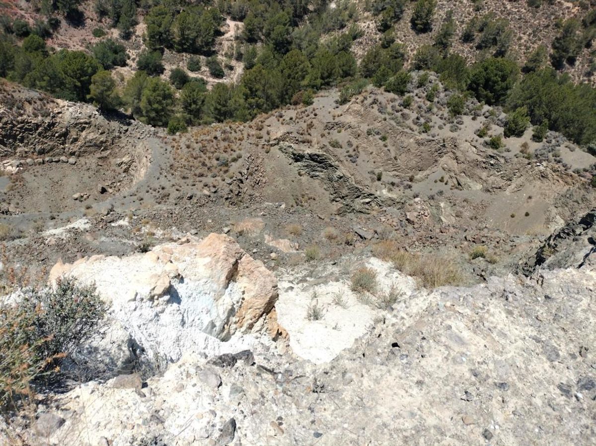 Vista cenital actual de la cantera Penya Negra en Orxeta.