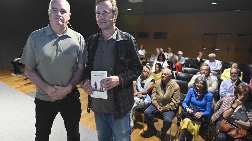 Rubén Rey (izquierda) y Marcos
Giralt Torrente. | Pablo H. Gamarra