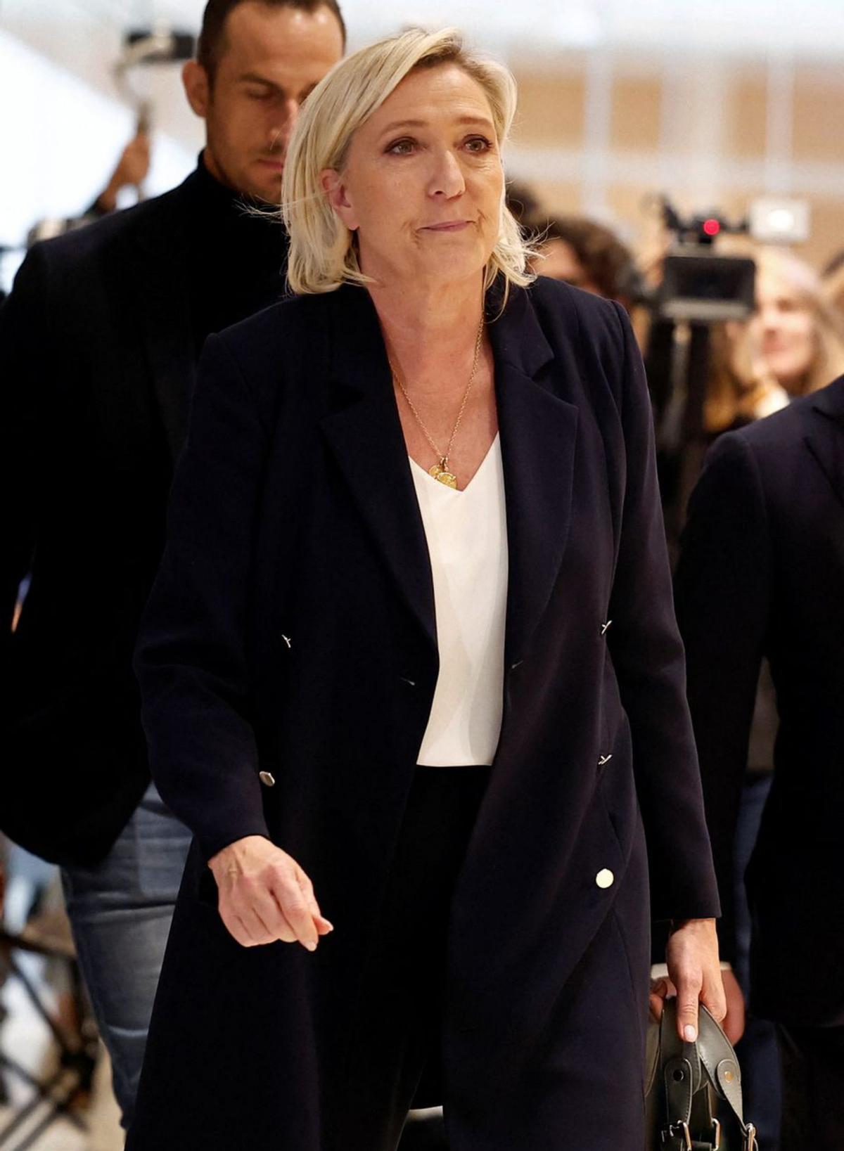 Bardella, assenyalat per haver falsejat proves en el cas dels assistents de Le Pen