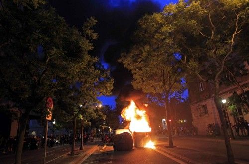 Las calles del centro de Barcelona han sido escenario de nuevos disturbios a la conclusión de la marcha convocada para protestar por el desalojo y derribo del centro ‘okupa’ de Can Vies.