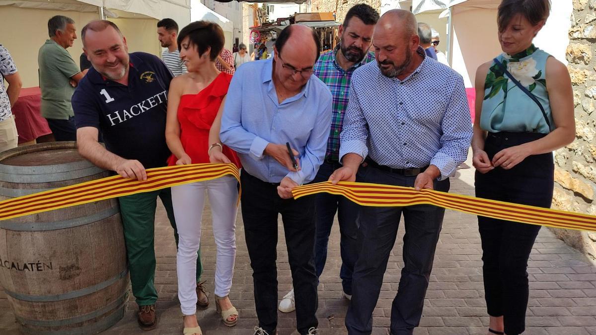 Cientos de amantes del vino se reúnen durante el fin de semana en Les Useres.