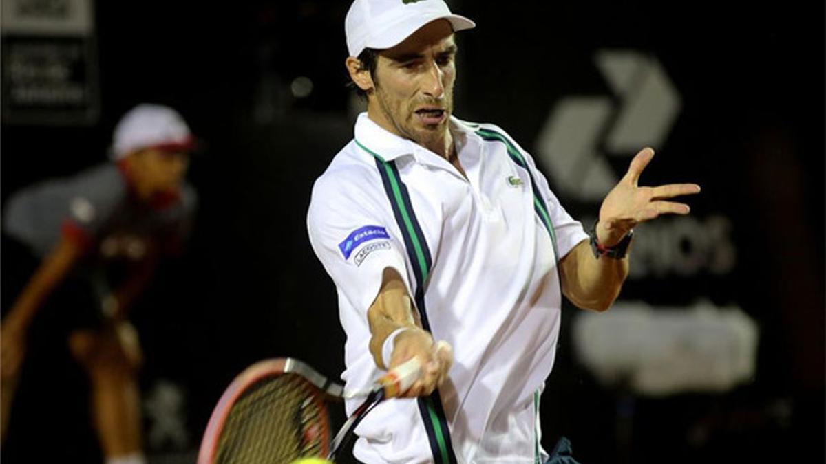 Pablo Cuevas venció este domingo al argentino Guido Pella