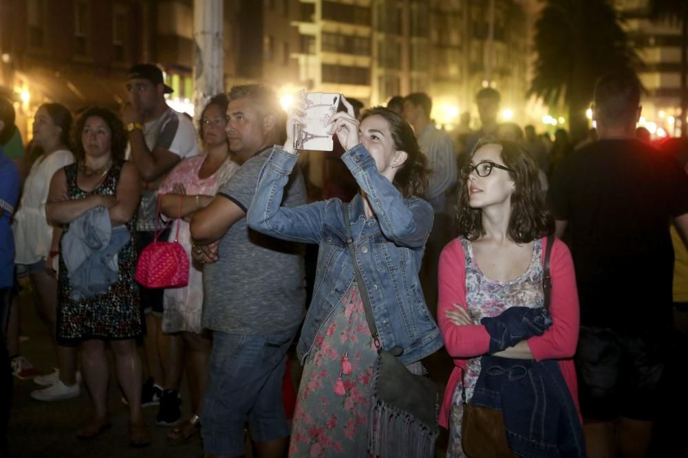 La noche de los fuegos en la Semana Grande de Gijón