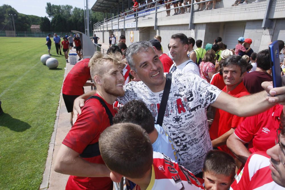 Entrenament de portes obertes del Girona FC a l'Escala