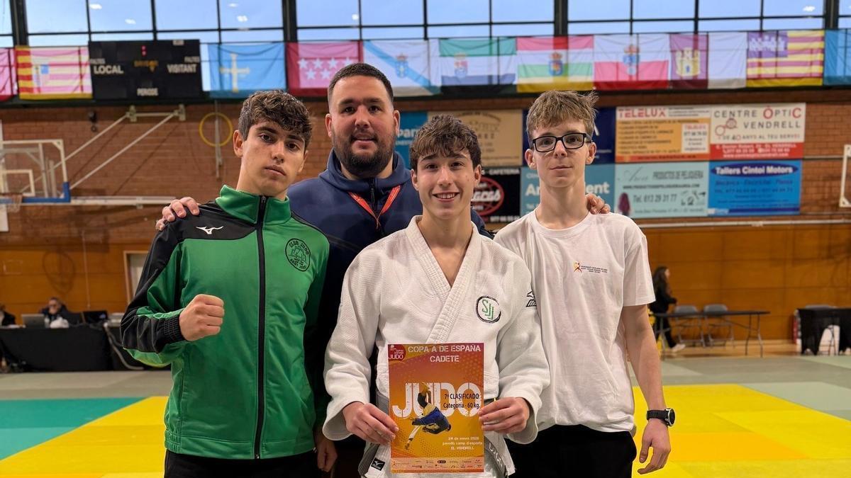 La expedición del Club Judo Sant Jordi desplazada a El Vendrell