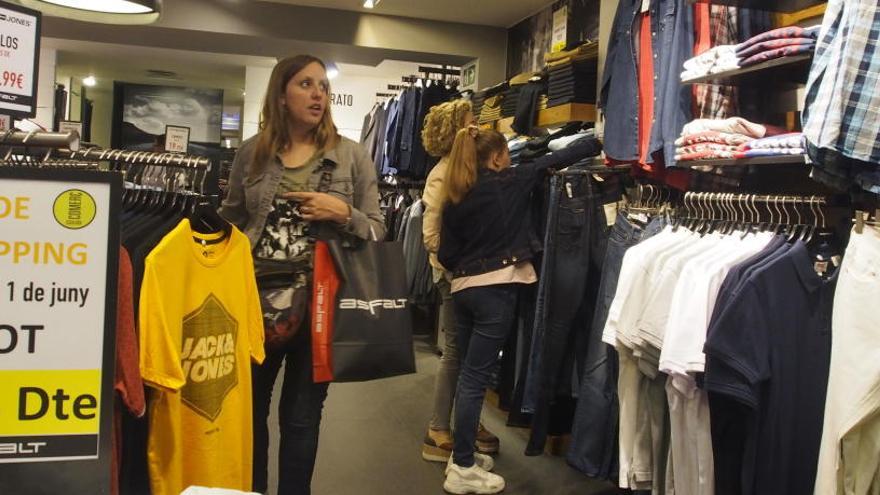 L&#039;Igualada Night Shopping concentra amb èxit el seu públic al Casc Antic i artèries comercials però no més enllà