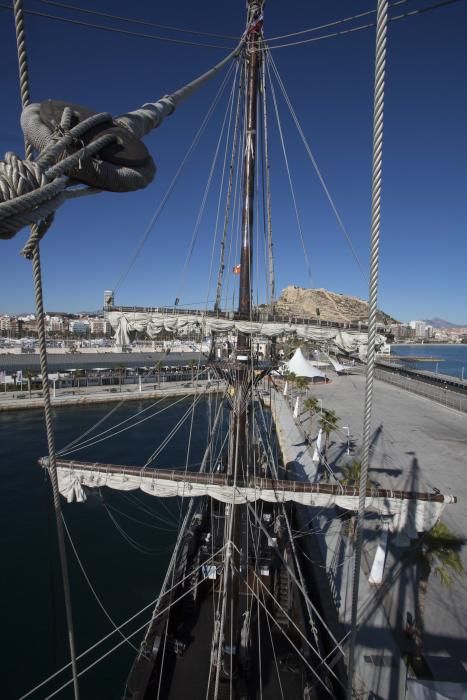 Así es la réplica de los galeones del siglo XVI atracada en Alicante