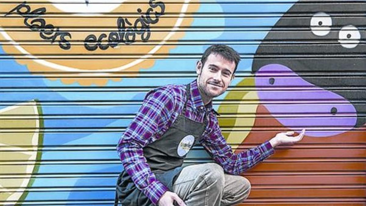 Emprendedor 8Jordi Rivera, frente a su local de Torrijos, 21.