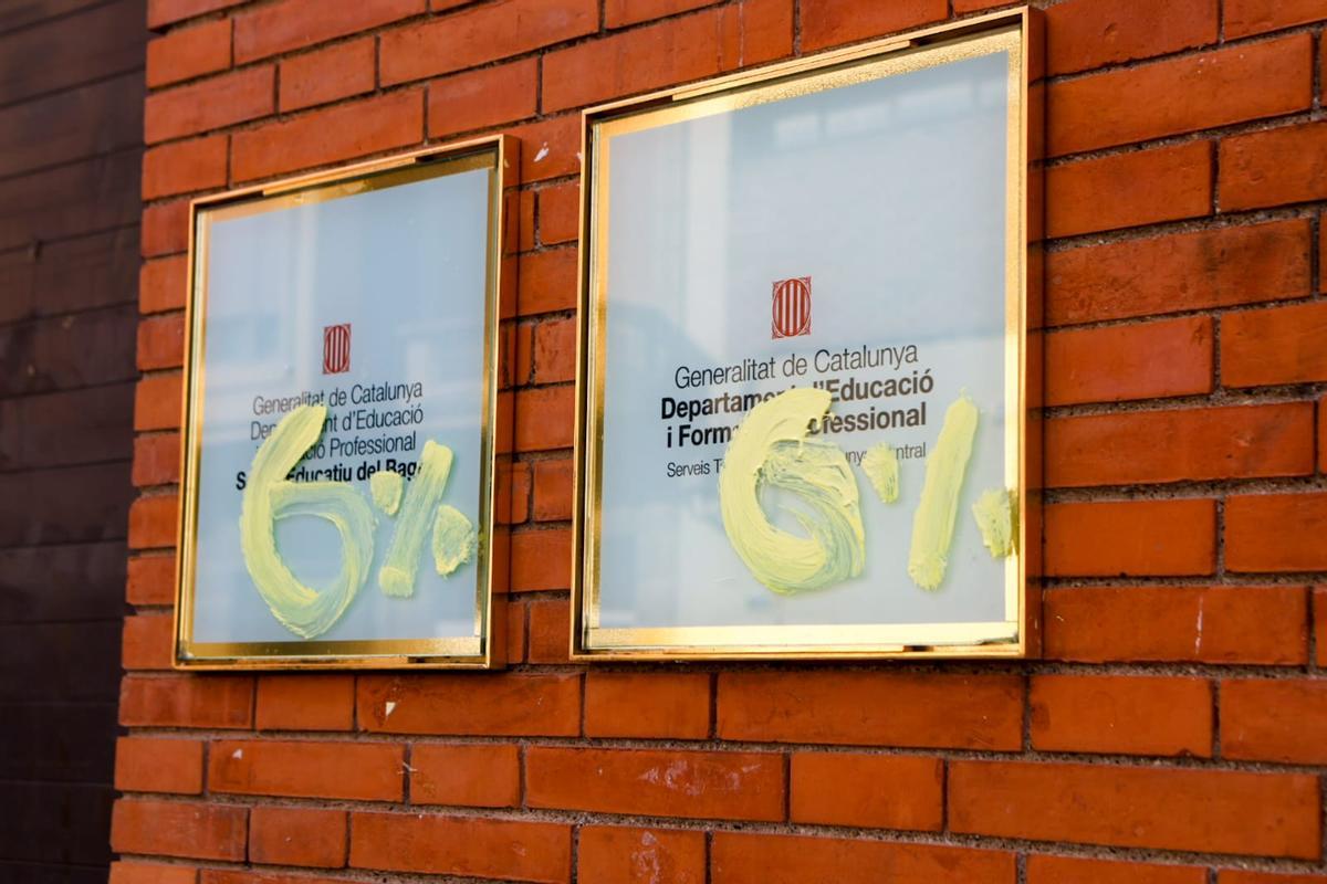 La protesta de docents a Manresa, en imatges