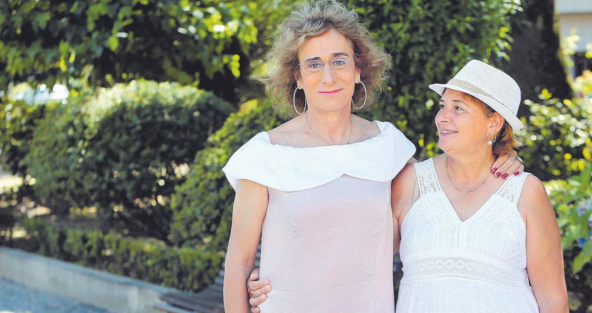 REDONDELA. MAR VAZQUEZ, MUJER TRANS O TRANSGENERO CON 58 AÑOS, EN RECIENTE TRANSICION, Y APOYADA POR SU PAREJA MARILIA.